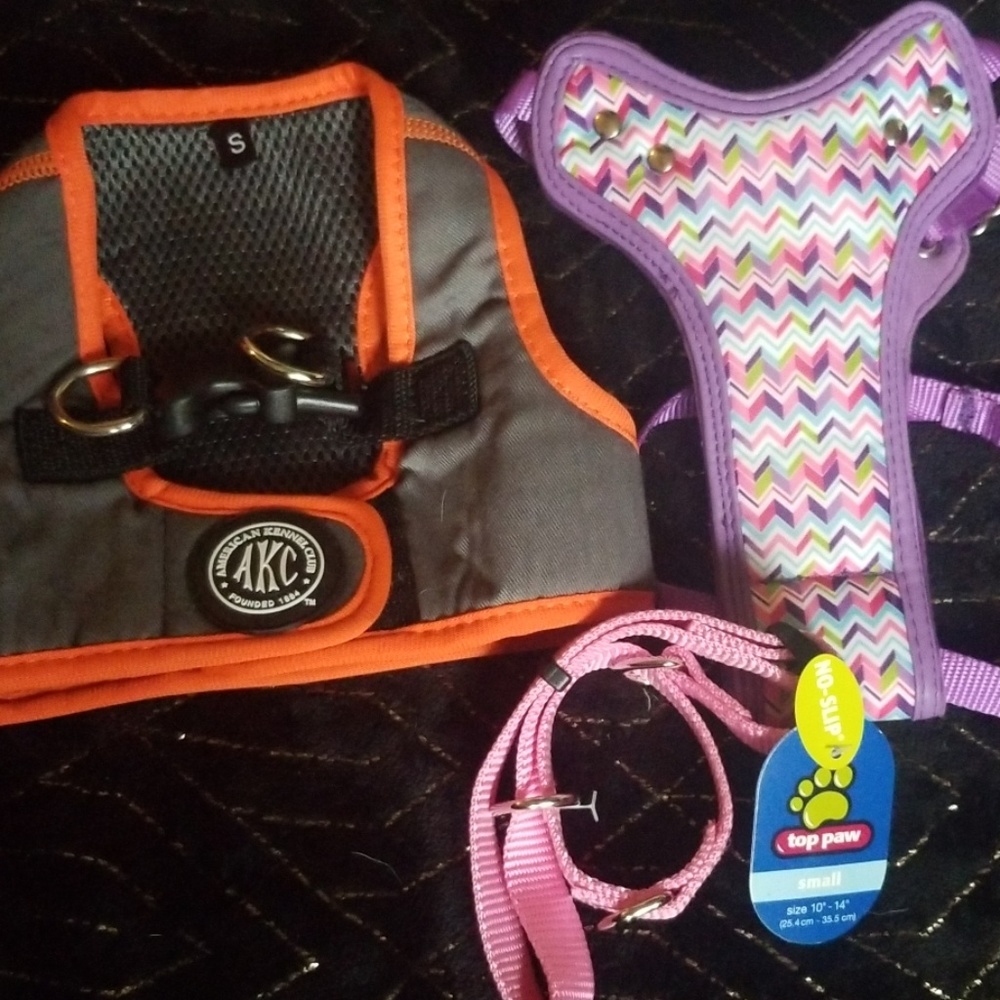 Doggie/puppy harnesses &pink collar